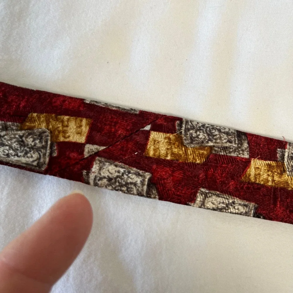 Villa Bolgheri‎ Mens Silk Necktie Red Gray Gold Yellow Print Tie Italy 100% Silk
